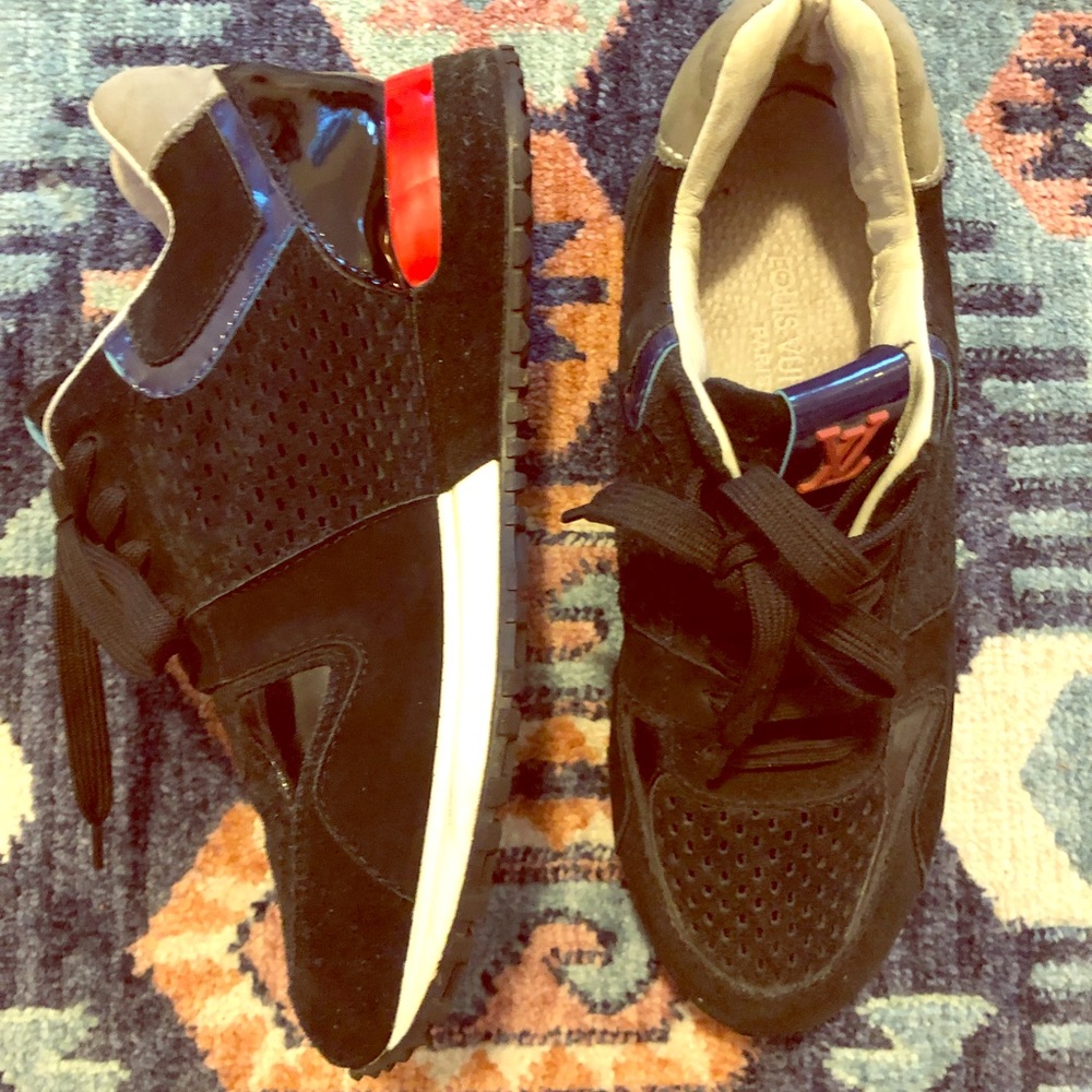 LOUIS VUITTON RUNAWAY SNEAKERS SIZE 36/ US 6
